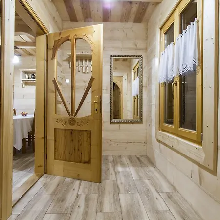 Udanypobyt Dom Bright House